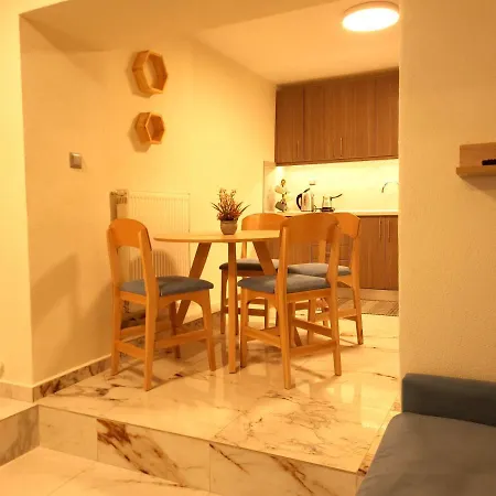 Marble House Apartment *